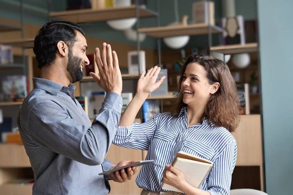 Comment être heureux au travail ?
