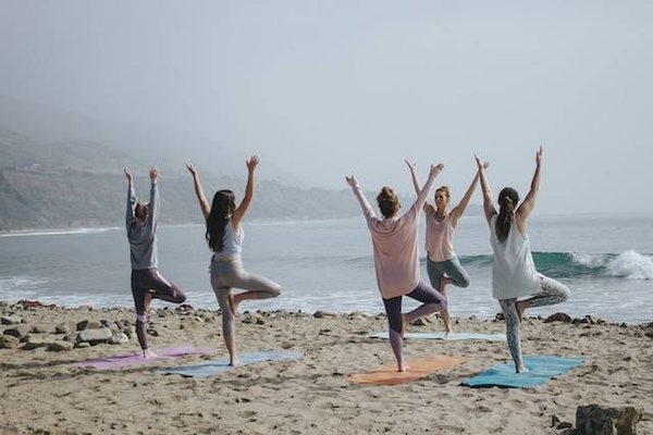 Se ressourcer en faisant du yoga au Pays Basque dans un cadre naturel et enchantant